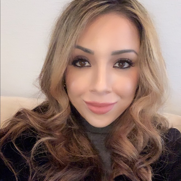 Meet your Posher, Lindsey marie - Picture 1 of 1